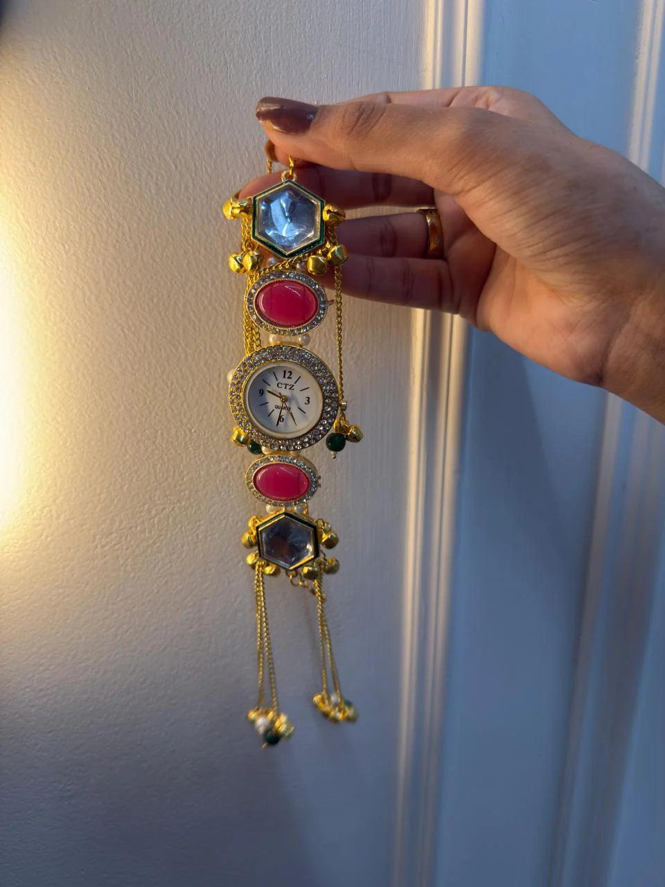 1 Kashmiri Watch ✨